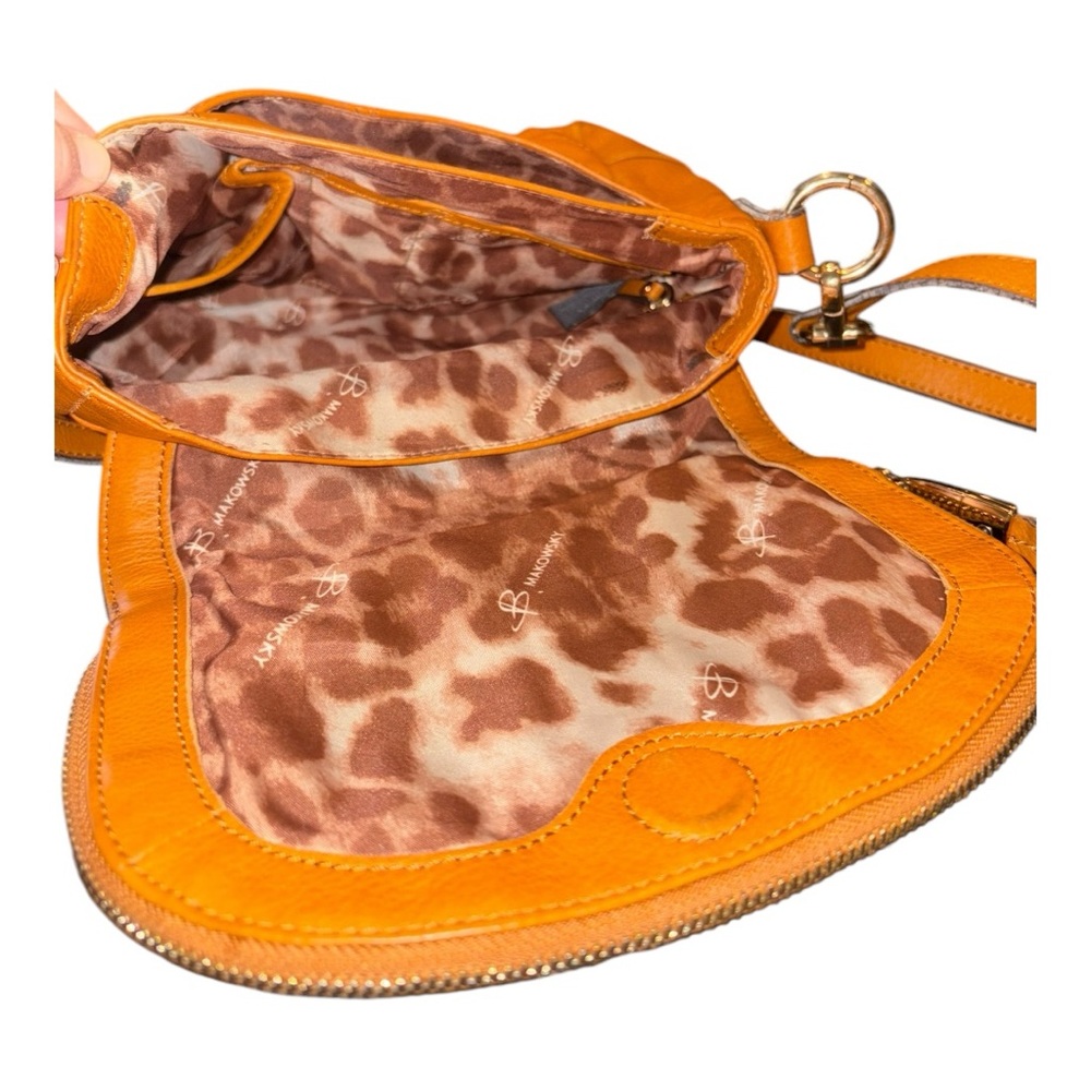 B Makowsky Tan Orange Leather Zip Flap Saddlebag Crossbody Silver hardware B11 - Picture 9 of 11